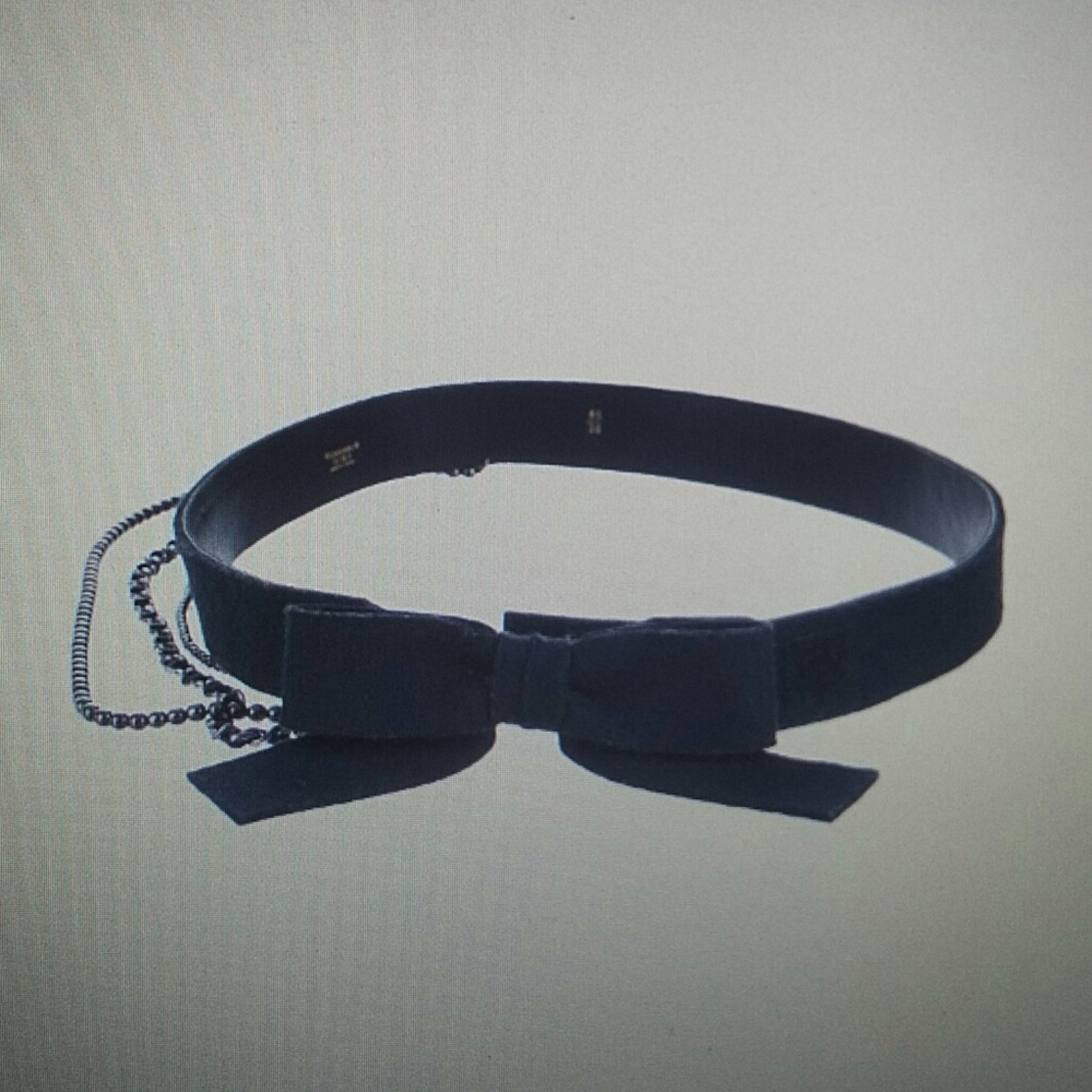 CHANEL - Bow Chain Belt - Picture 2 of 5